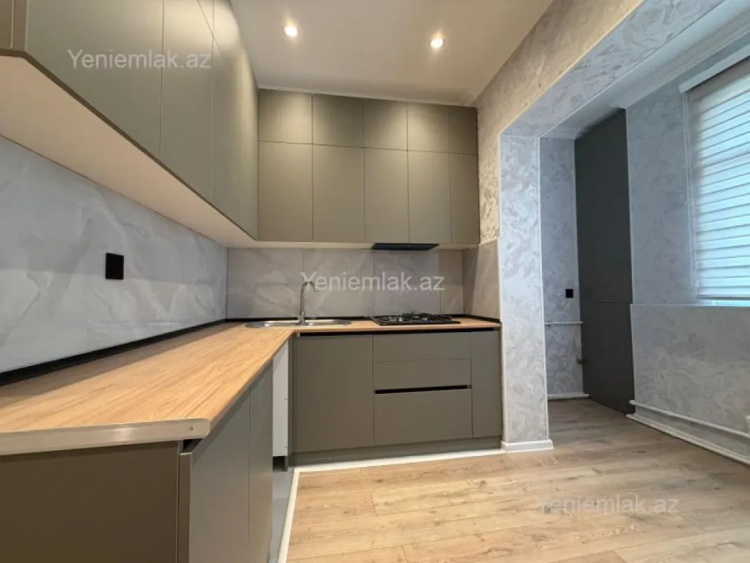 Satılır 3 otaqlı köhnə tikili 85 m²