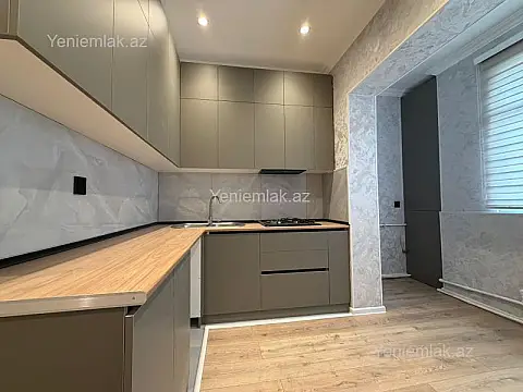 Satılır 3 otaqlı köhnə tikili 85 m²