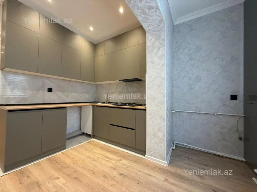 Satılır 3 otaqlı köhnə tikili 85 m²