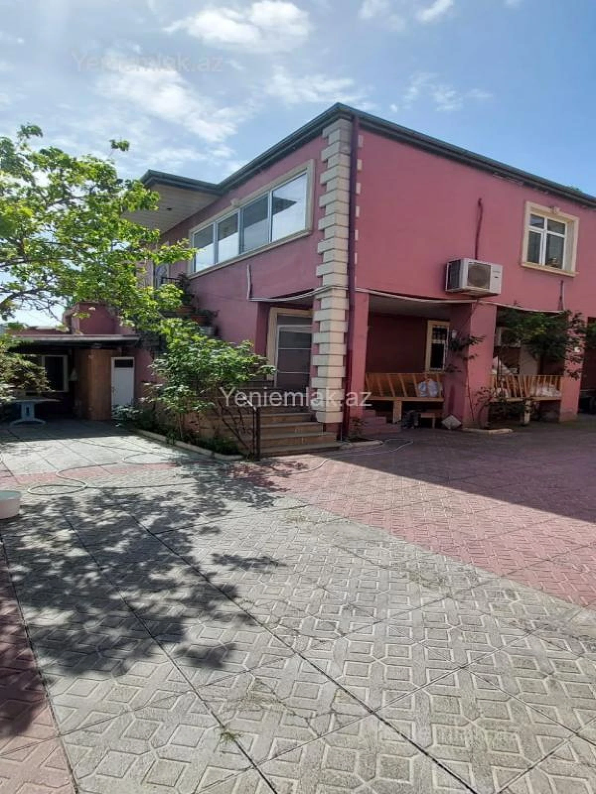 Satılır 7 otaqlı həyət evi 300 m²