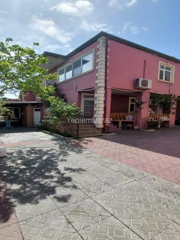 Satılır 7 otaqlı həyət evi 300 m²