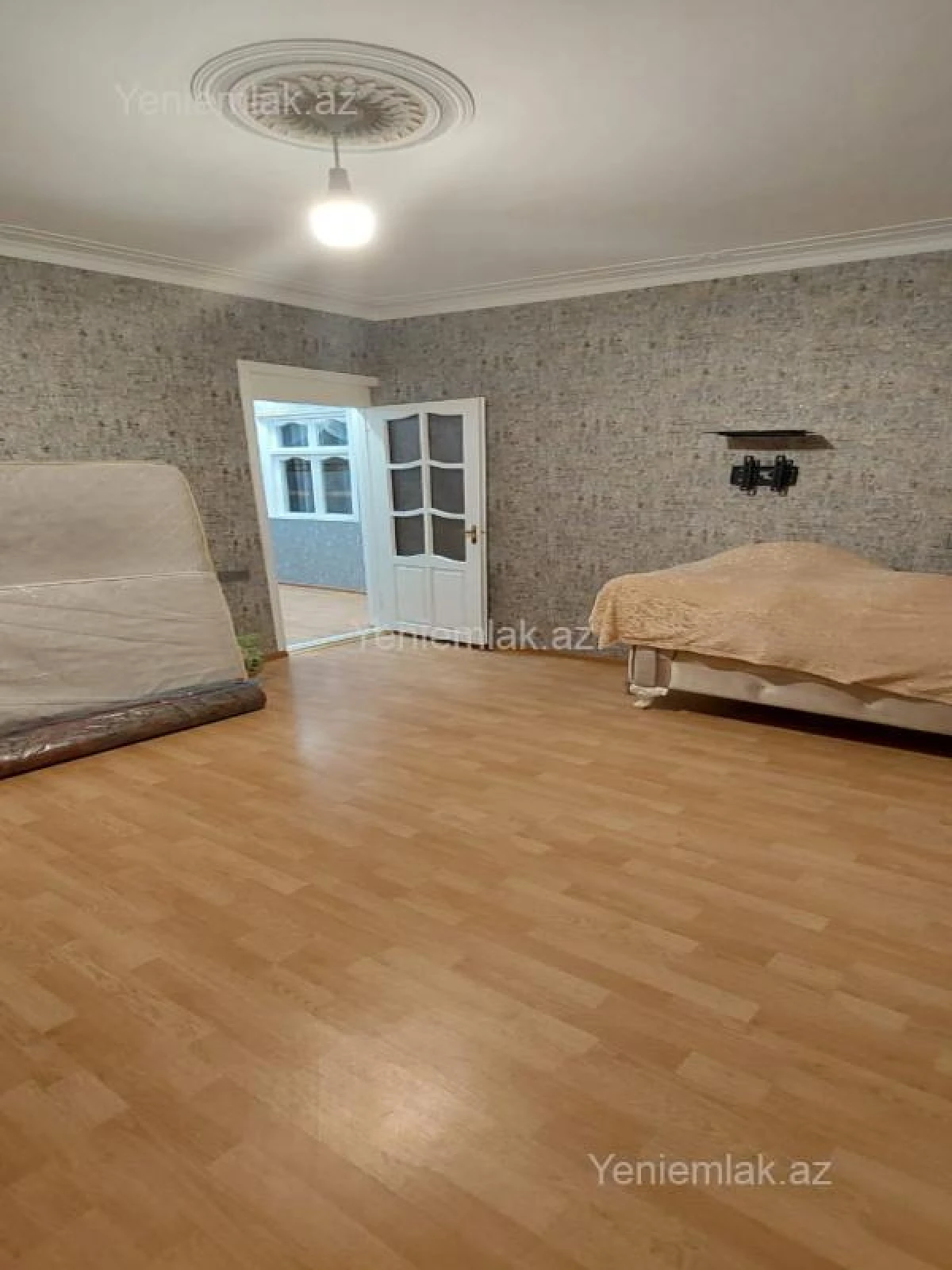 Satılır 7 otaqlı həyət evi 300 m²