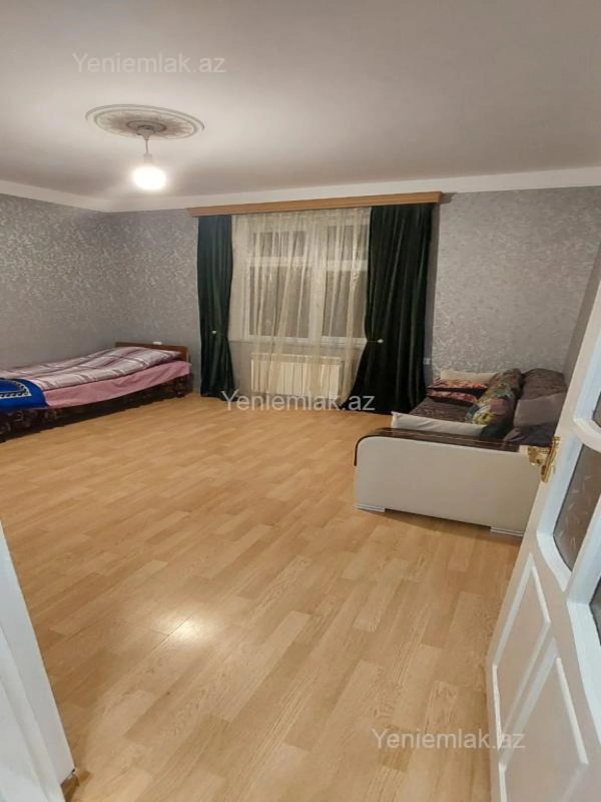 Satılır 7 otaqlı həyət evi 300 m²