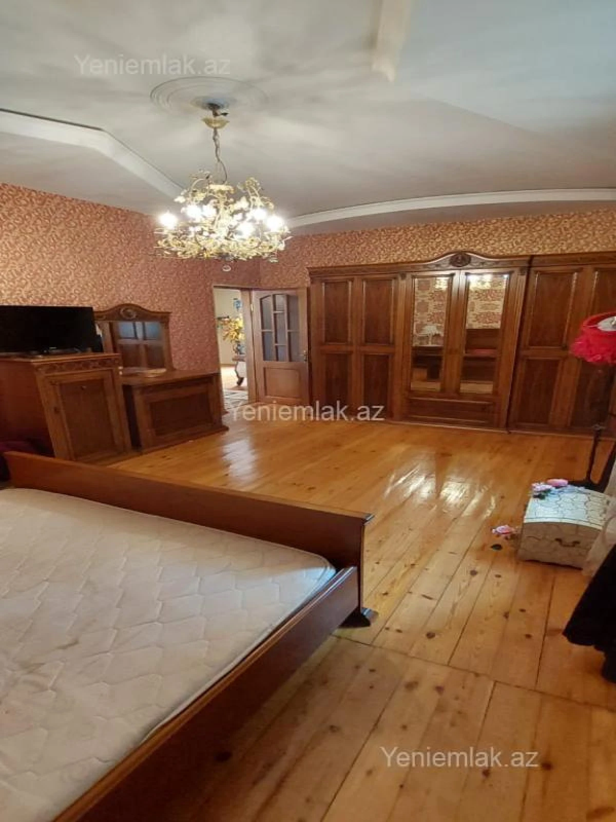 Satılır 7 otaqlı həyət evi 300 m²