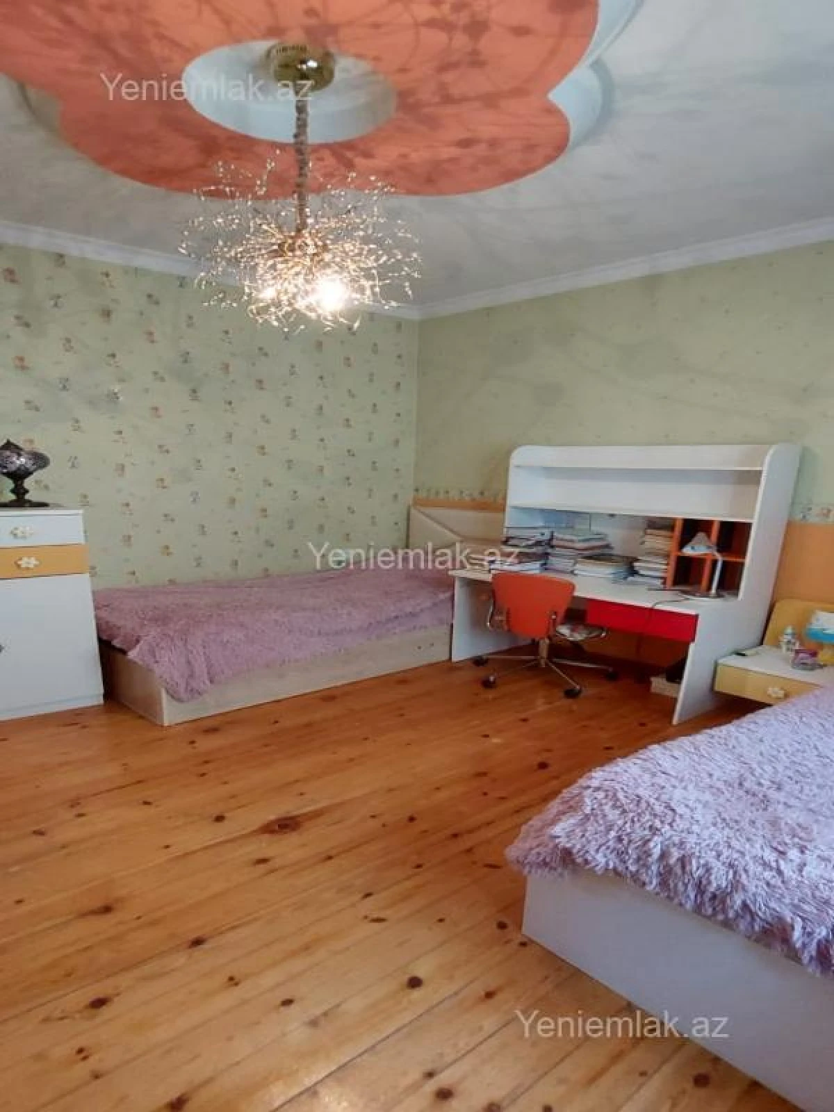 Satılır 7 otaqlı həyət evi 300 m²