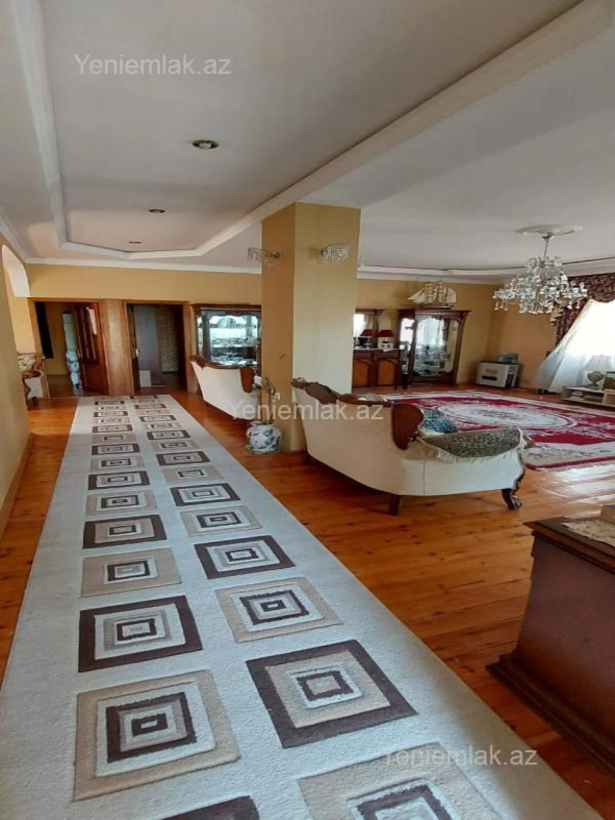 Satılır 7 otaqlı həyət evi 300 m²