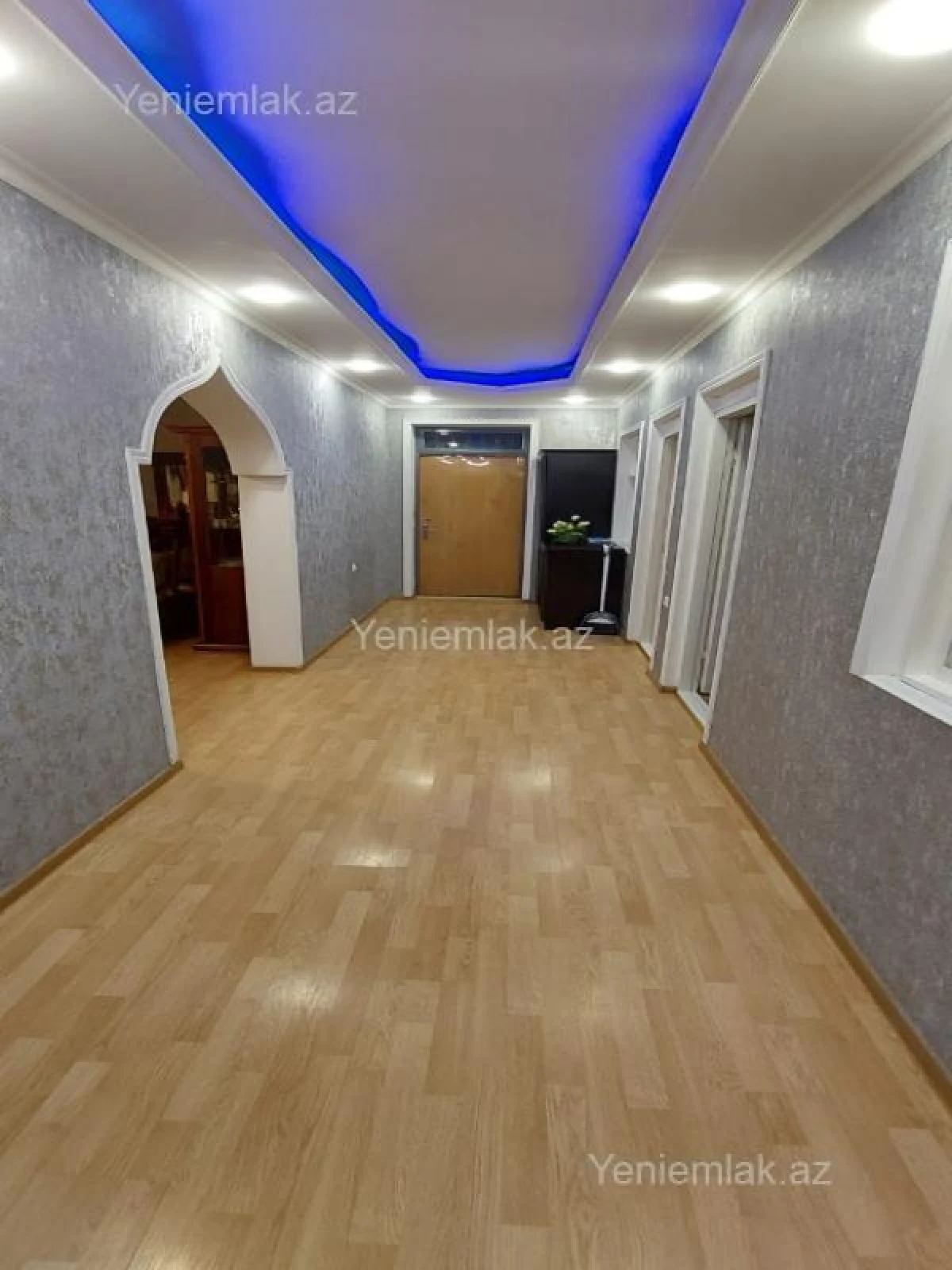Satılır 7 otaqlı həyət evi 300 m²