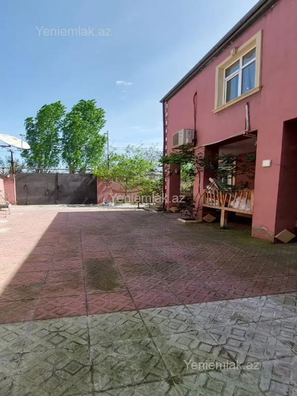 Satılır 7 otaqlı həyət evi 300 m²