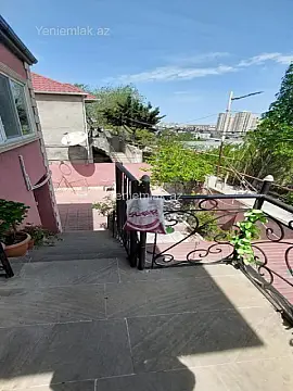 Satılır 7 otaqlı həyət evi 300 m²