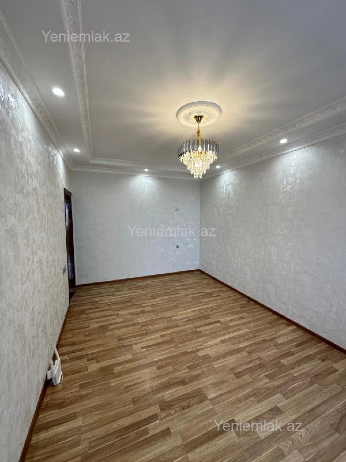 Satılır 1 otaqlı köhnə tikili 38 m²