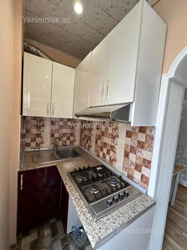 Satılır 1 otaqlı köhnə tikili 38 m²