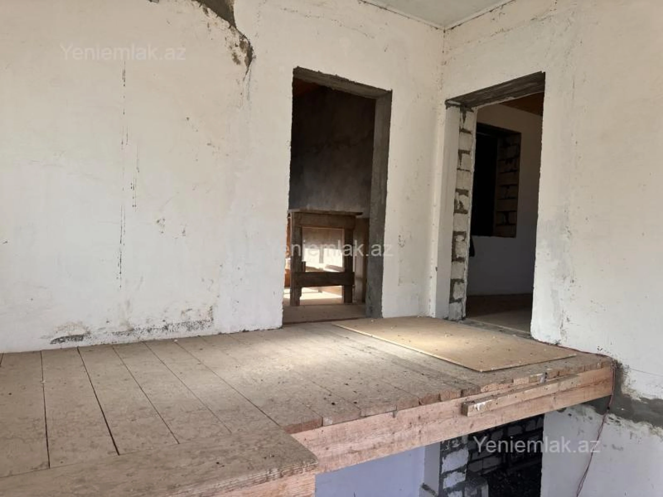 Satılır 3 otaqlı həyət evi 240 m²