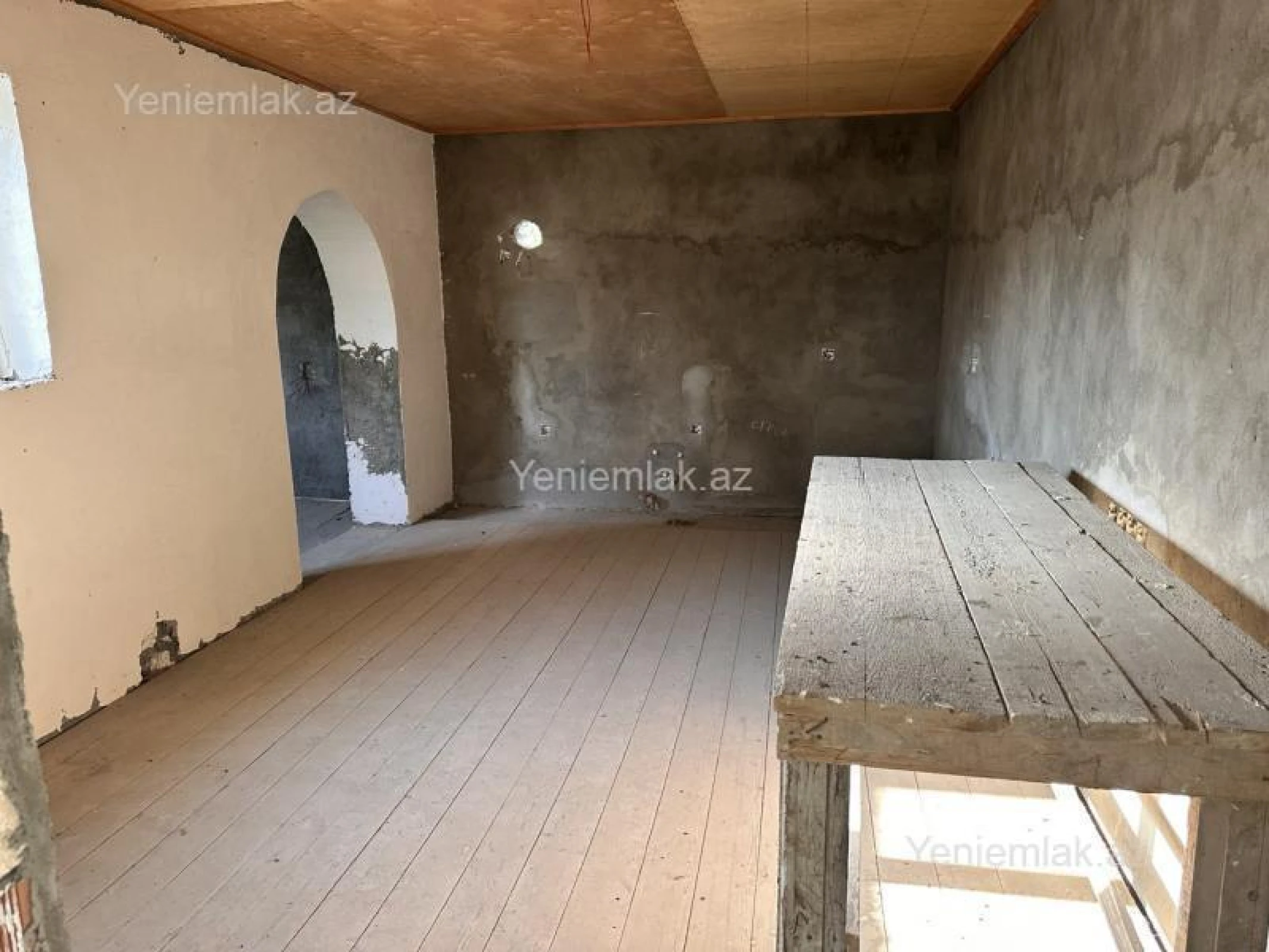 Satılır 3 otaqlı həyət evi 240 m²