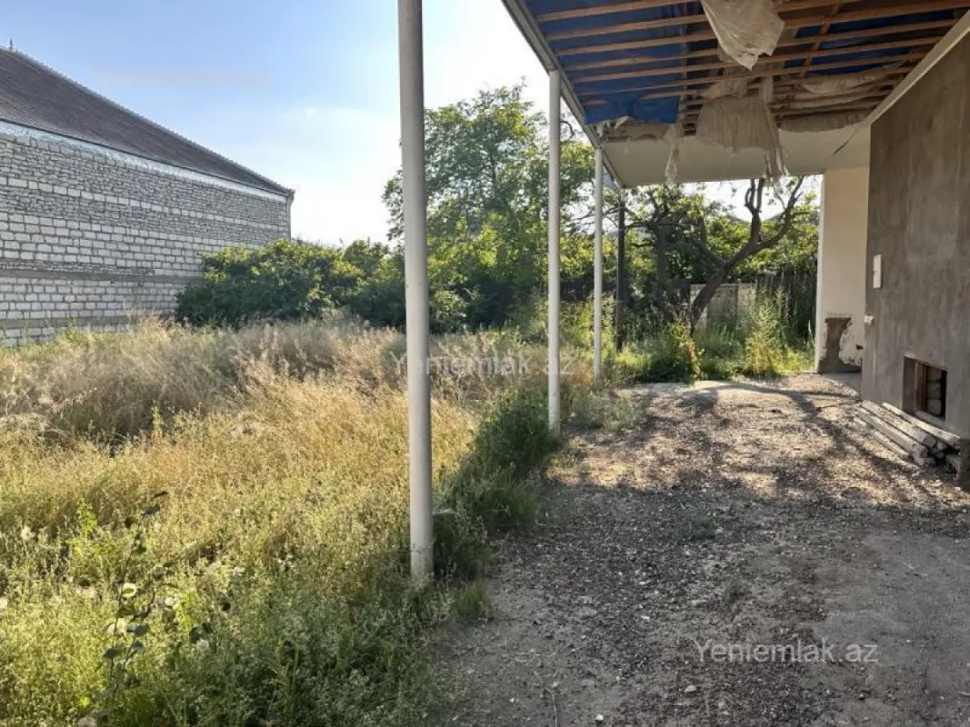 Satılır 3 otaqlı həyət evi 240 m²