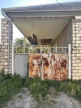 Satılır 3 otaqlı həyət evi 240 m²