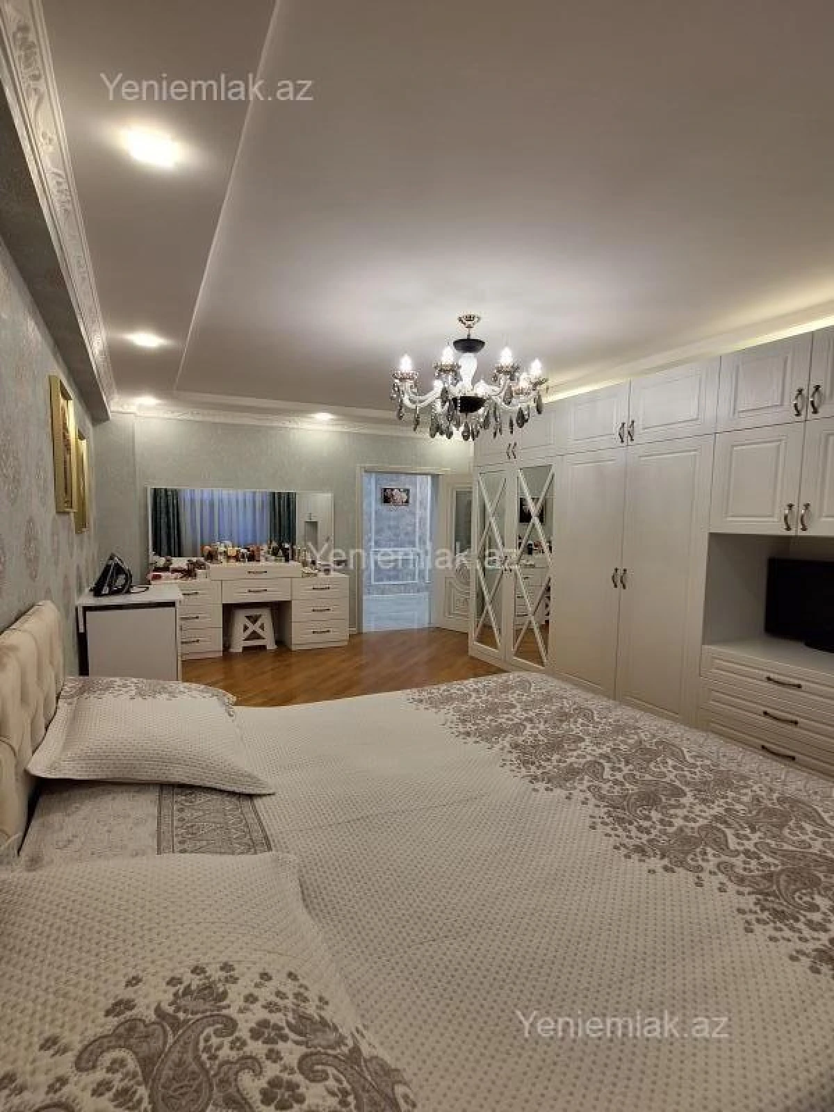 Satılır 3 otaqlı yeni tikili 127.3 m²
