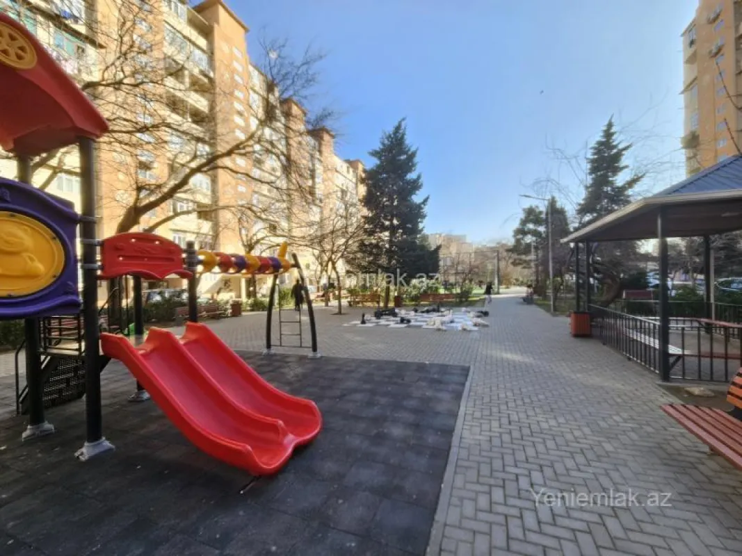 Satılır 3 otaqlı köhnə tikili 80 m²