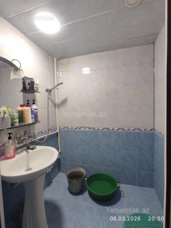 Satılır 4 otaqlı köhnə tikili 94 m²