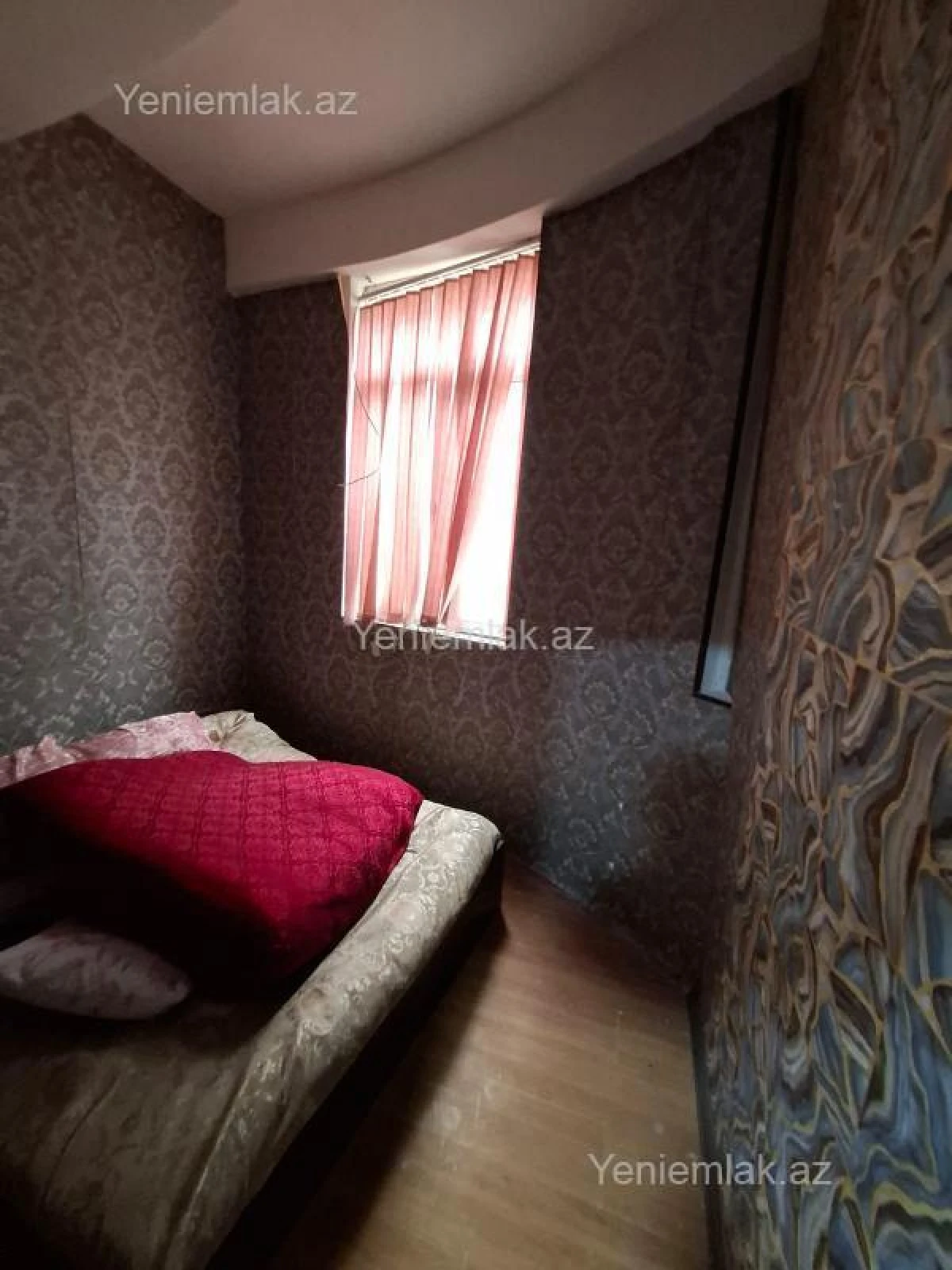 Satılır 3 otaqlı köhnə tikili 45 m²