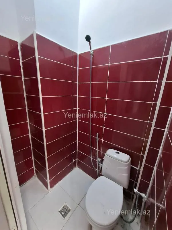 Satılır 3 otaqlı köhnə tikili 45 m²