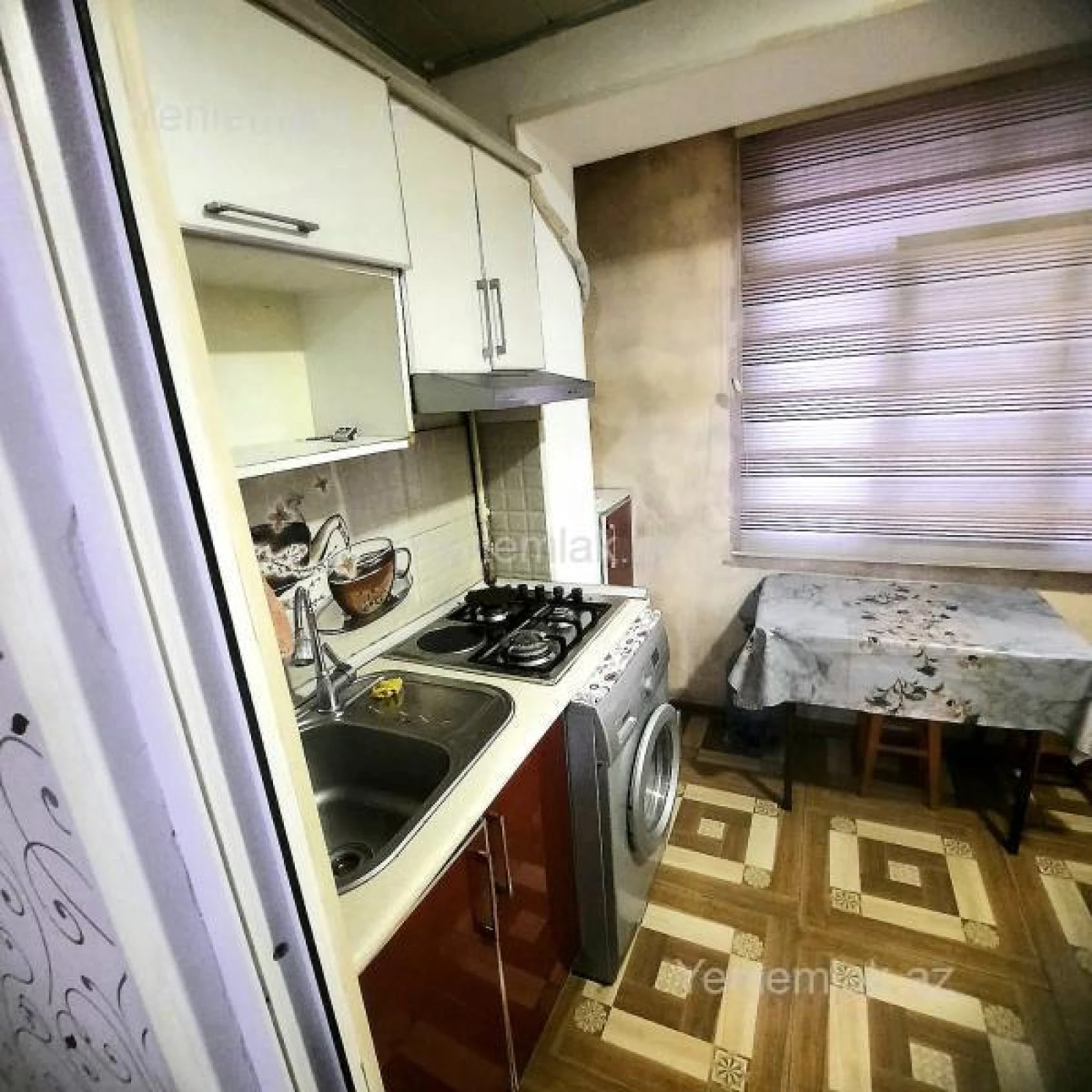 Satılır 2 otaqlı köhnə tikili 40 m²