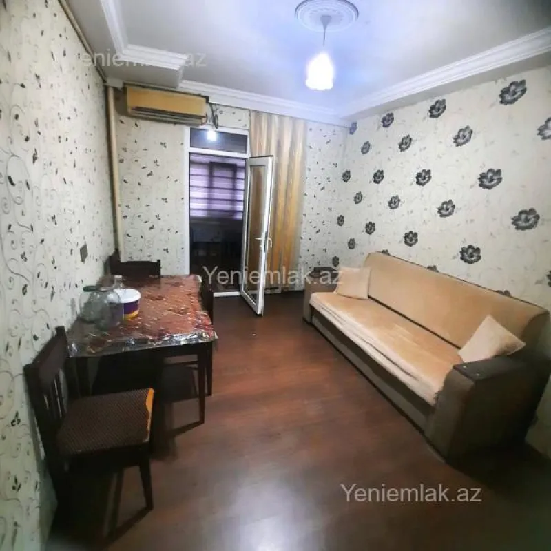 Satılır 2 otaqlı köhnə tikili 40 m²