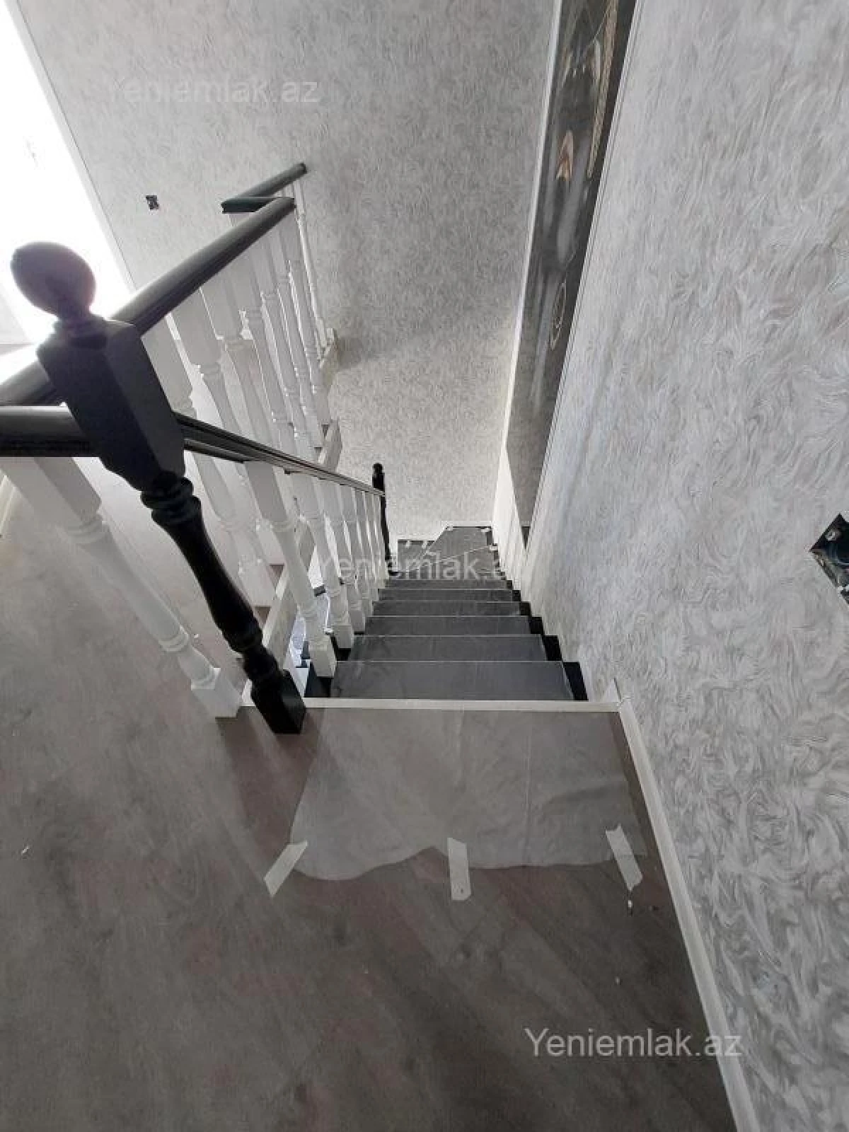 Satılır 6 otaqlı həyət evi 180 m²