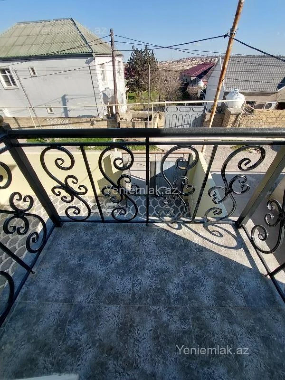 Satılır 6 otaqlı həyət evi 180 m²