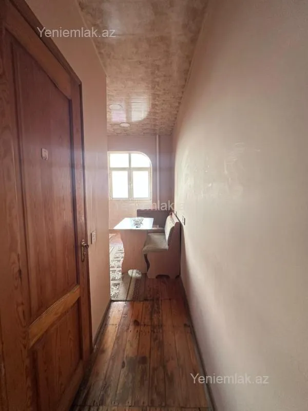 Satılır 4 otaqlı köhnə tikili 100 m²