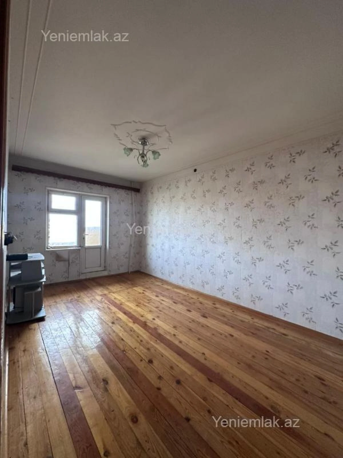 Satılır 4 otaqlı köhnə tikili 100 m²