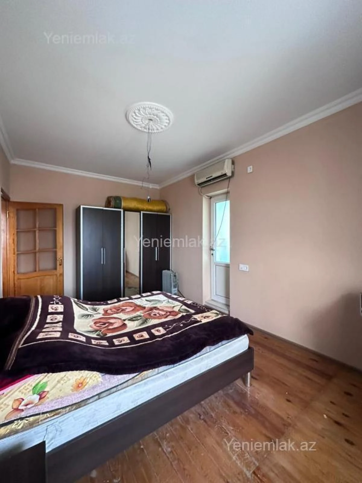 Satılır 4 otaqlı köhnə tikili 100 m²