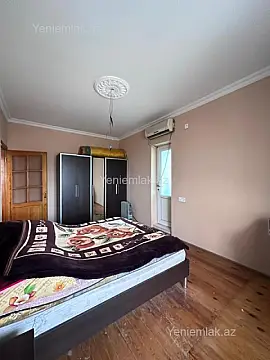 Satılır 4 otaqlı köhnə tikili 100 m²