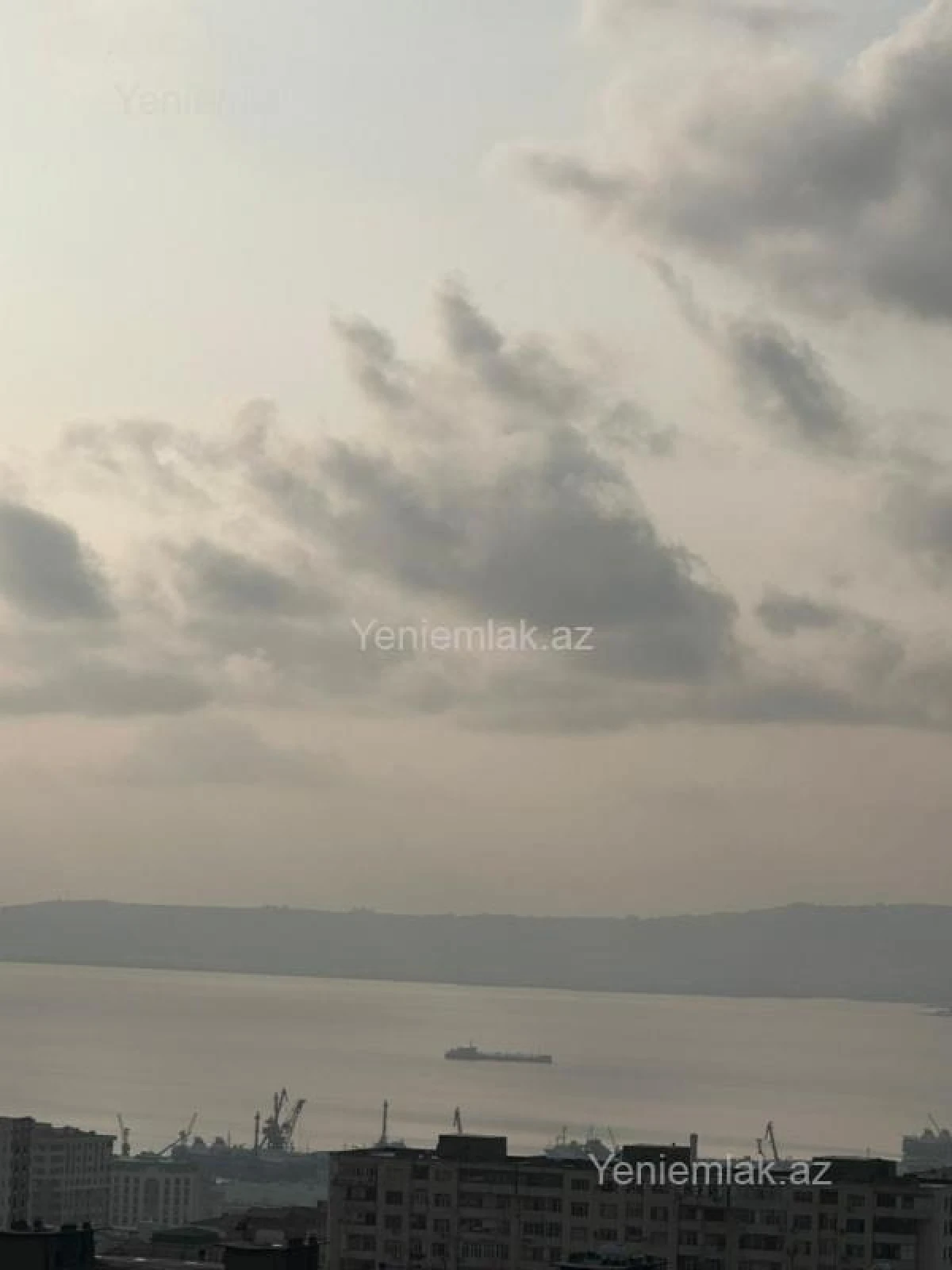 Satılır 4 otaqlı köhnə tikili 100 m²