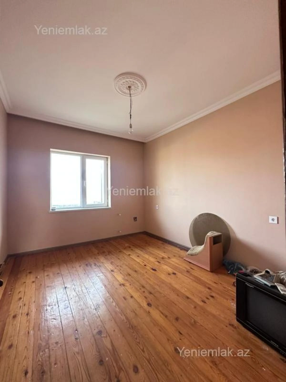 Satılır 4 otaqlı köhnə tikili 100 m²