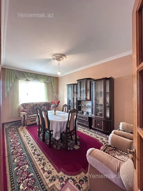 Satılır 4 otaqlı köhnə tikili 100 m²