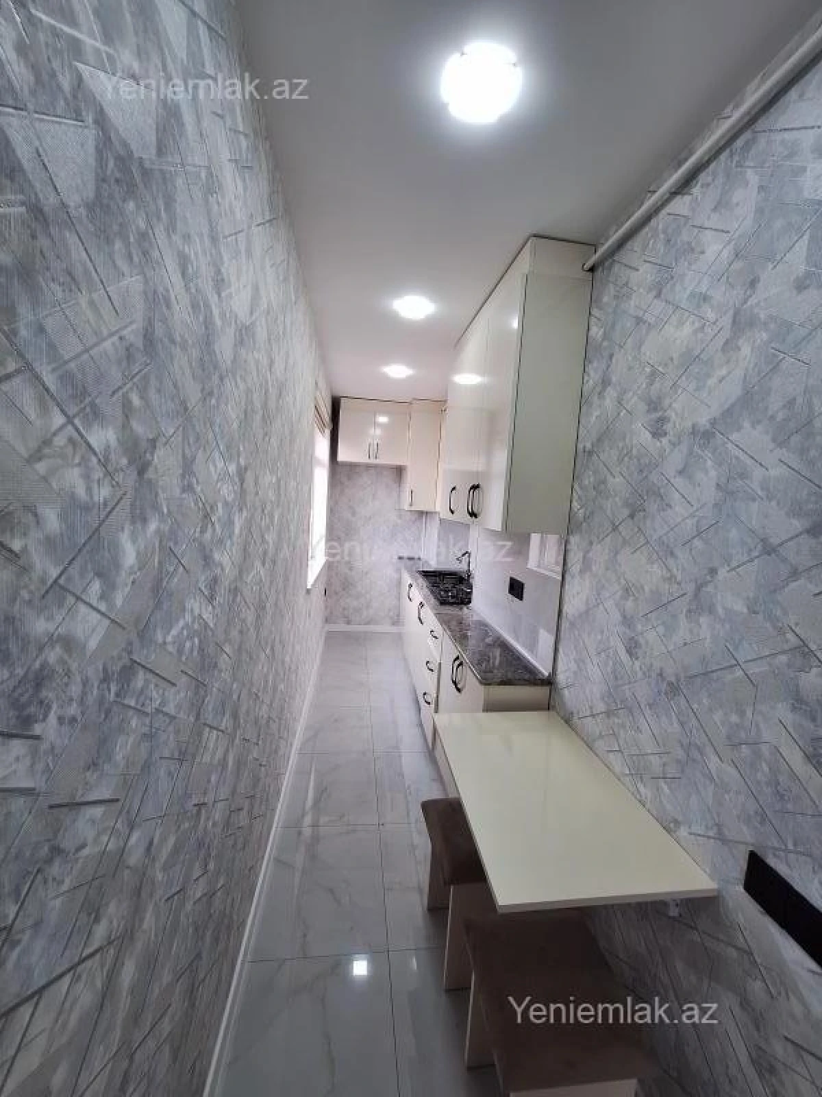 Satılır 3 otaqlı köhnə tikili 70 m²