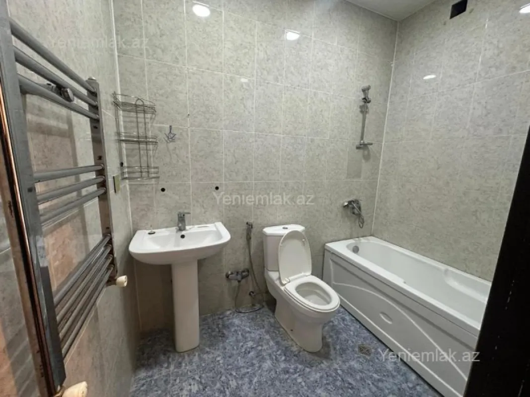 Satılır 3 otaqlı yeni tikili 83 m²