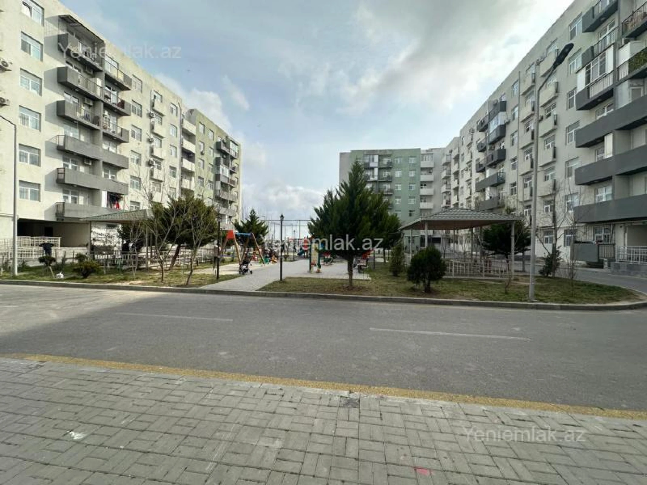 Satılır 3 otaqlı yeni tikili 83 m²