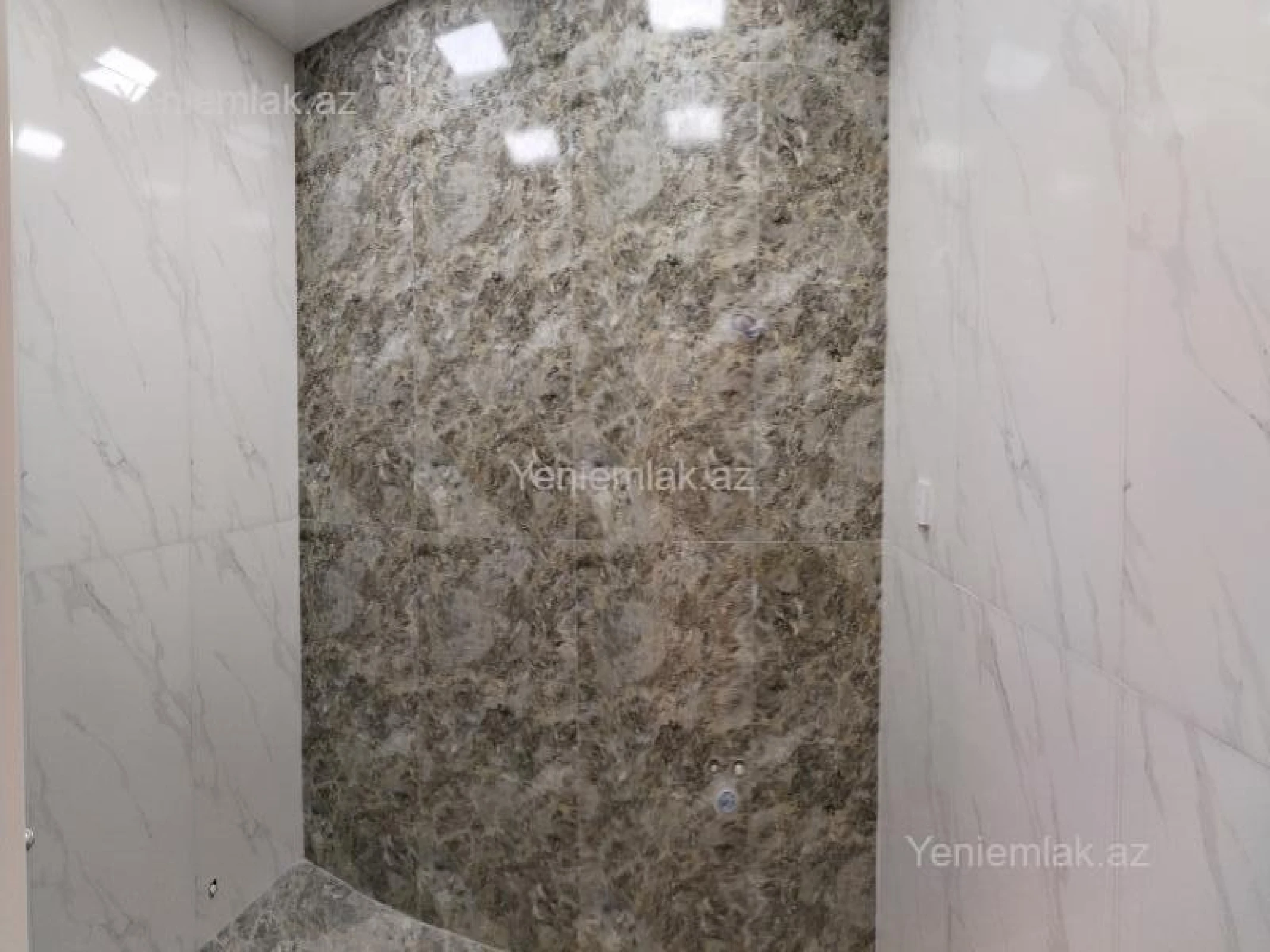 Satılır 3 otaqlı yeni tikili 155 m²