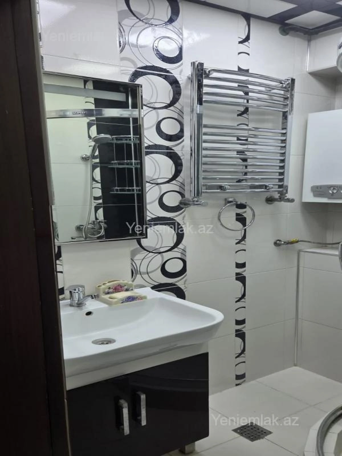 Satılır 3 otaqlı köhnə tikili 80 m²