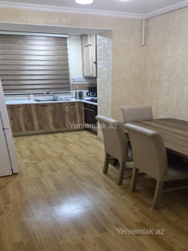Satılır 3 otaqlı köhnə tikili 80 m²