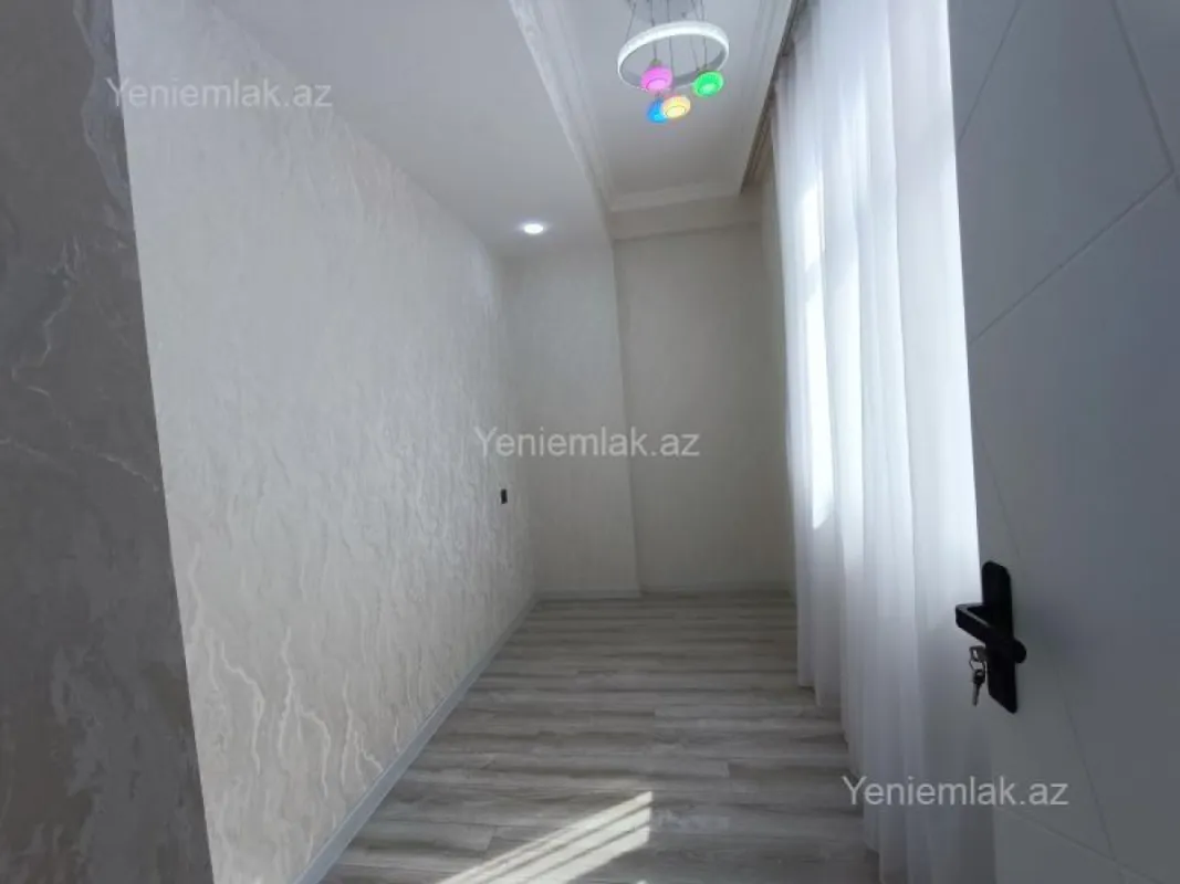 Satılır 3 otaqlı yeni tikili 80 m²