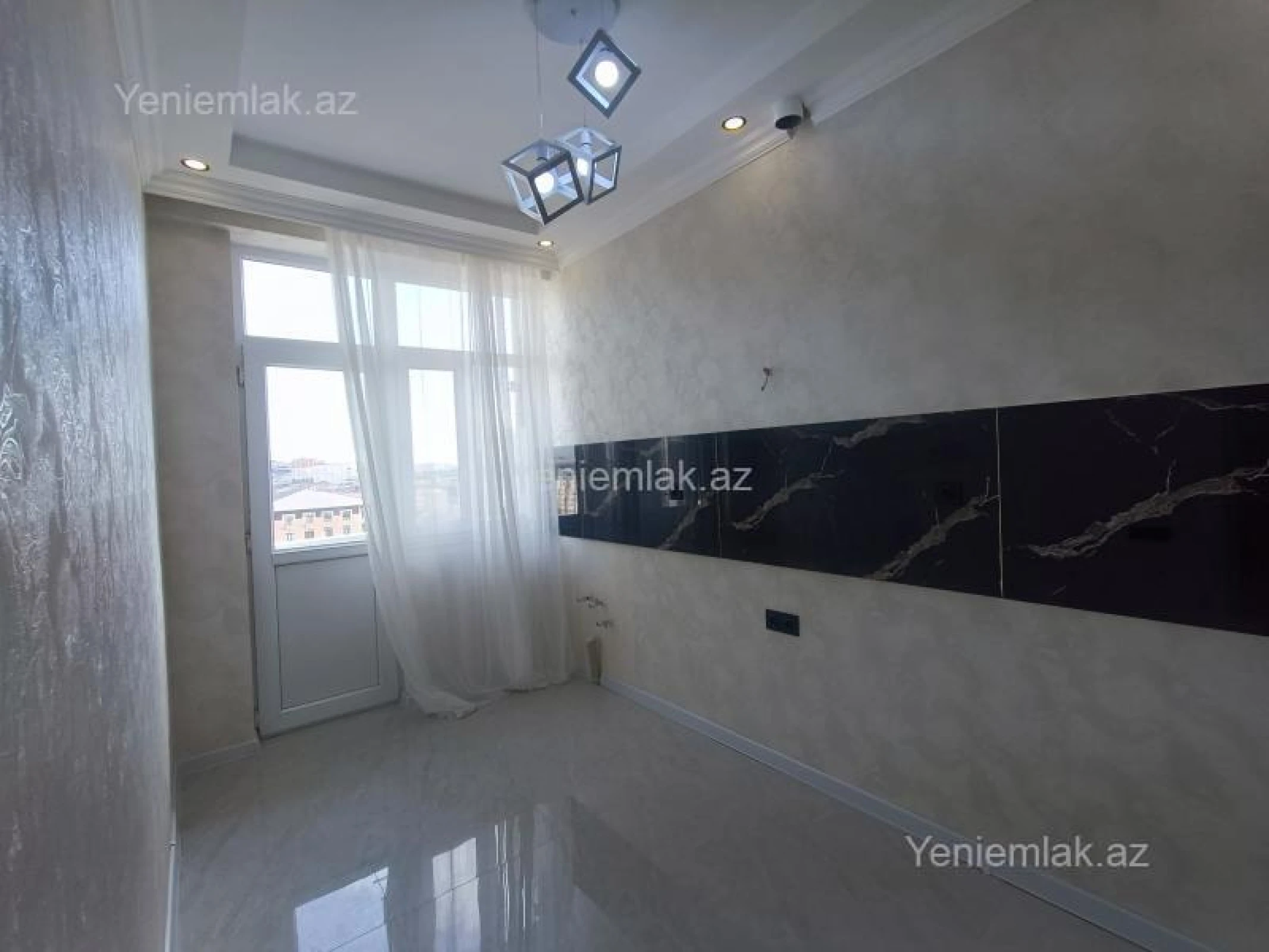 Satılır 3 otaqlı yeni tikili 80 m²