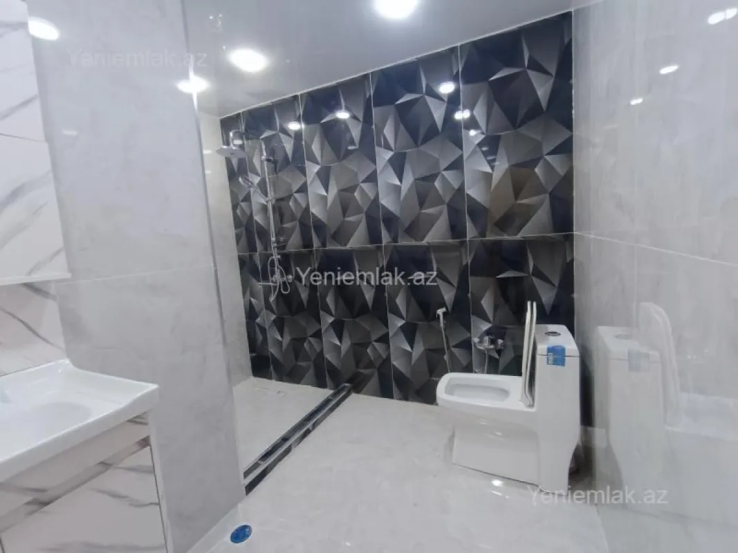 Satılır 3 otaqlı yeni tikili 80 m²