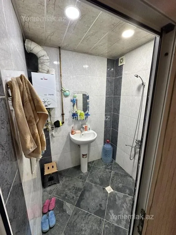 Satılır 2 otaqlı köhnə tikili 50 m²