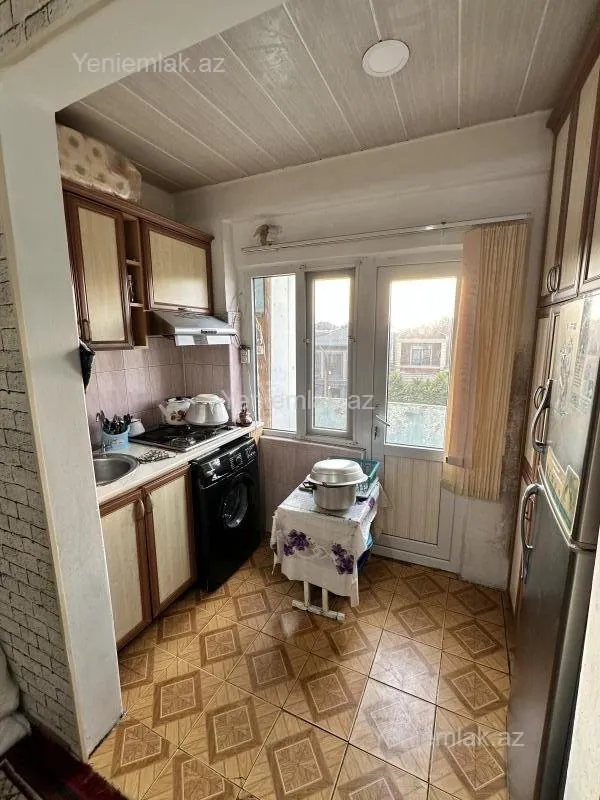 Satılır 2 otaqlı köhnə tikili 50 m²