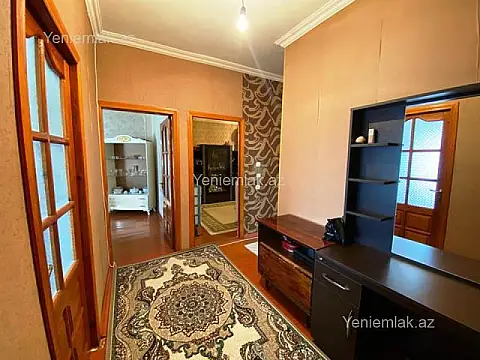 Satılır 3 otaqlı köhnə tikili 80 m²