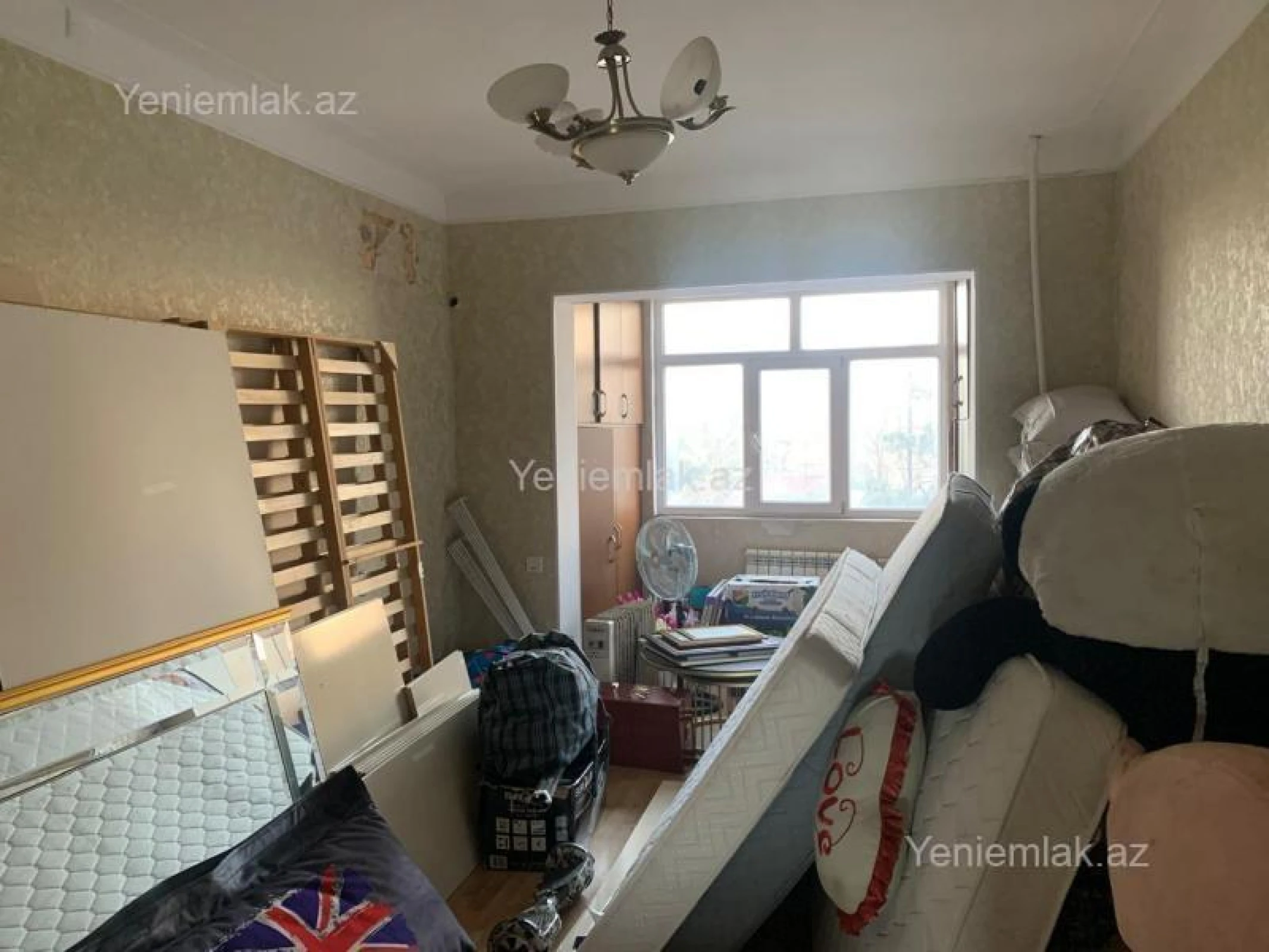 Satılır 3 otaqlı köhnə tikili 90 m²