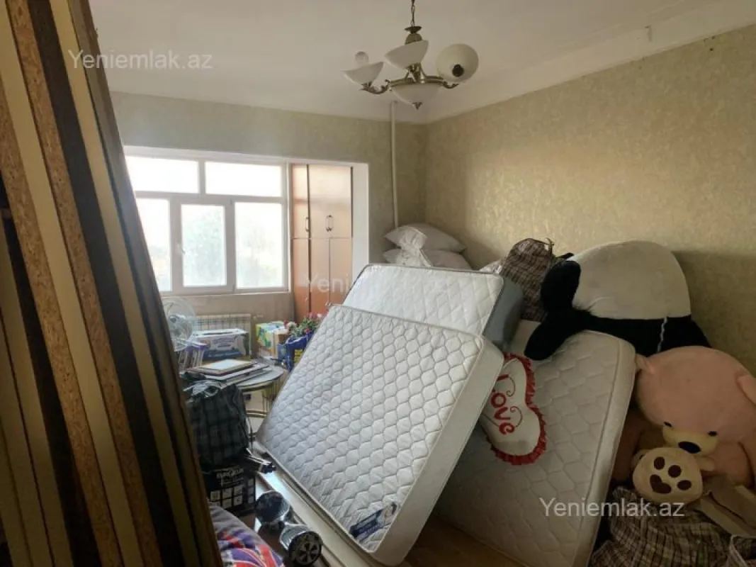 Satılır 3 otaqlı köhnə tikili 90 m²