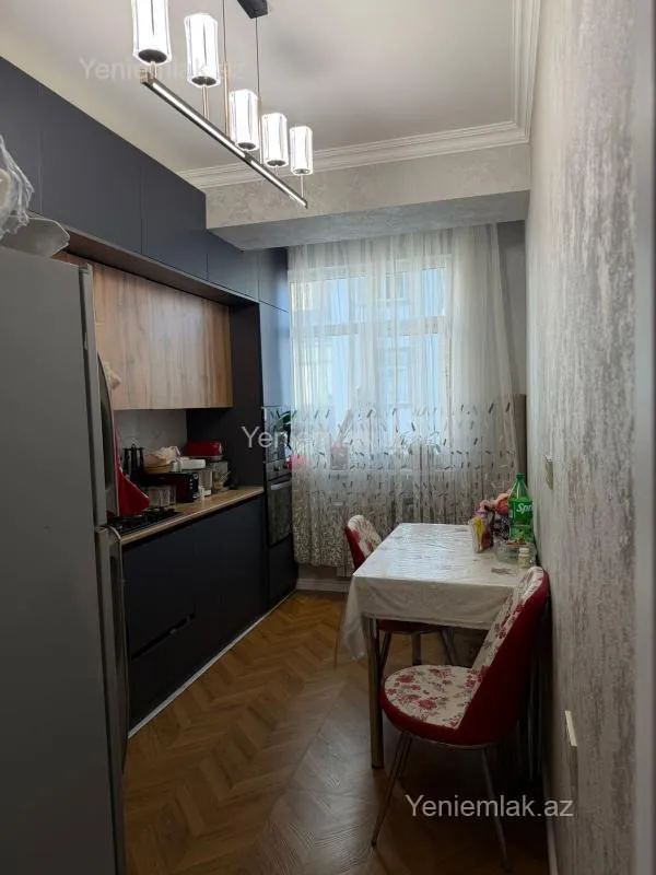 Satılır 2 otaqlı yeni tikili 72 m²